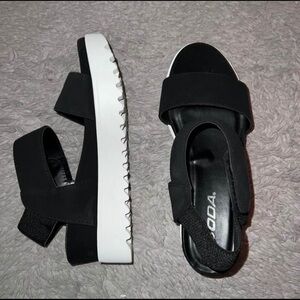 chunky black sandals